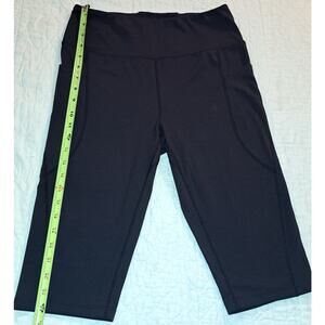 Women's Baleaf Black Capris size M